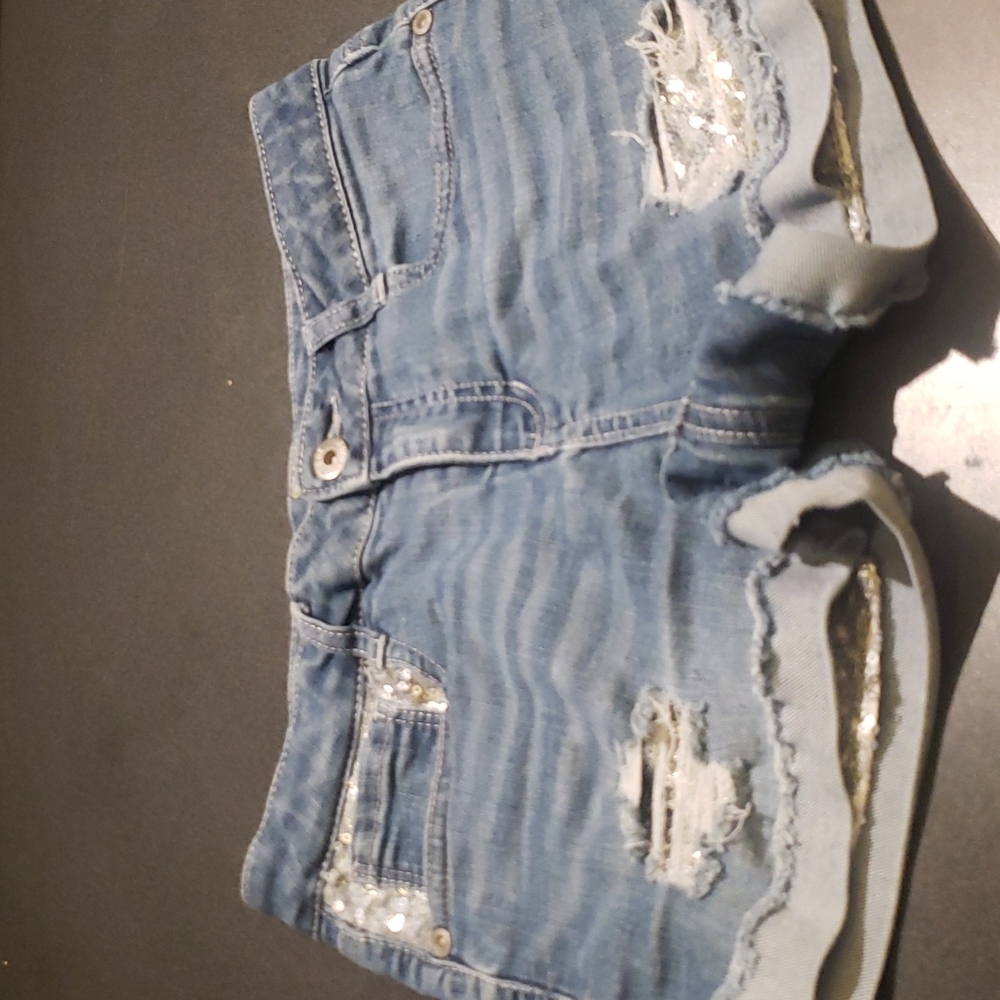 Shorts - Picture 2 of 4